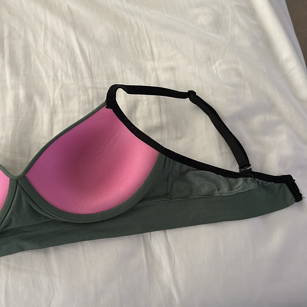 Pink Bra - Picture 6 of 8